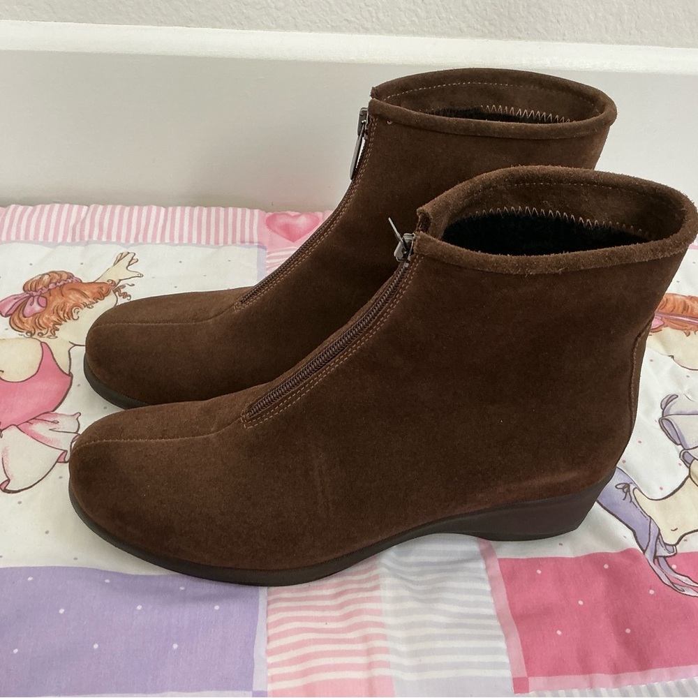 LA CANADIENNE SHIANE BOOT  BROWN WATERPROOF WEDGE SIZE 9 M